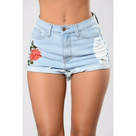 Fashion Nova Pants - NWT High Waisted Denim Shorts - L